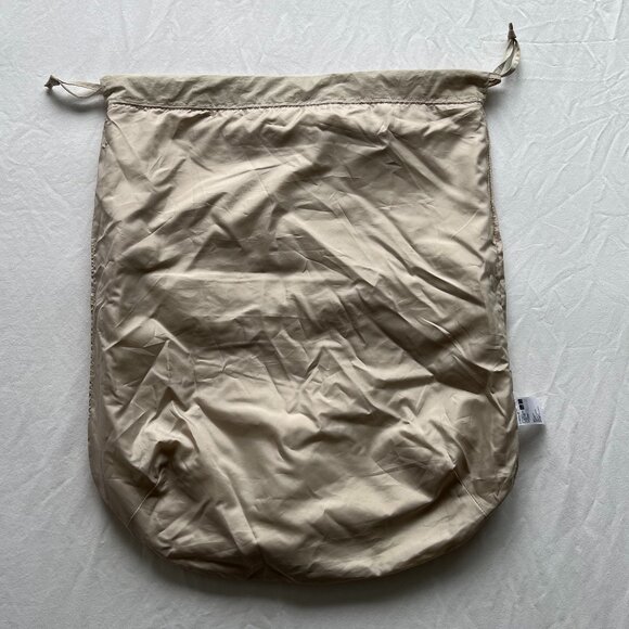 Uniqlo U Drawstring Shoulder Bag Natural - Picture 13 of 15